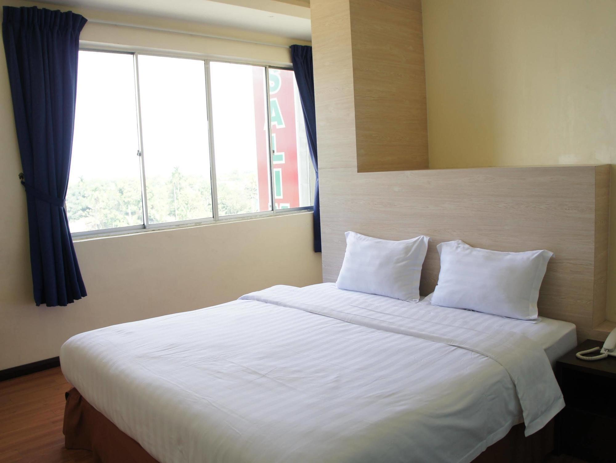 Salim Inn Сібу Екстер'єр фото