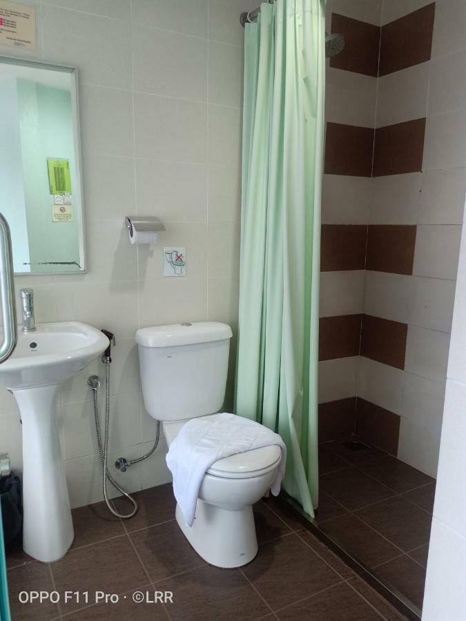 Salim Inn Сібу Екстер'єр фото